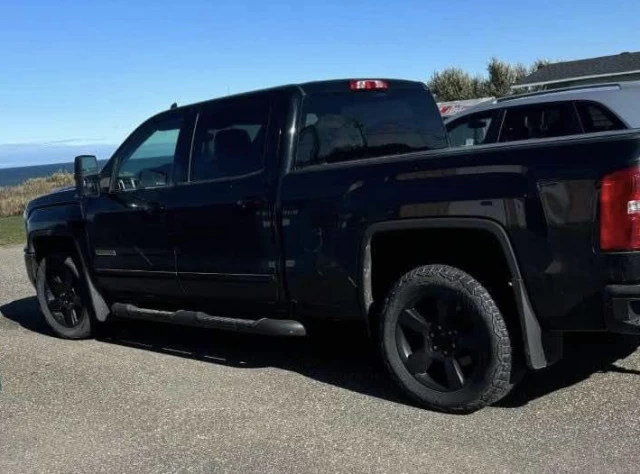 GMC Sierra 1500 4WD Crew Cab Short Box SLE 2018