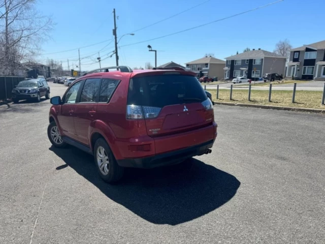 Mitsubishi Outlander LS 2012