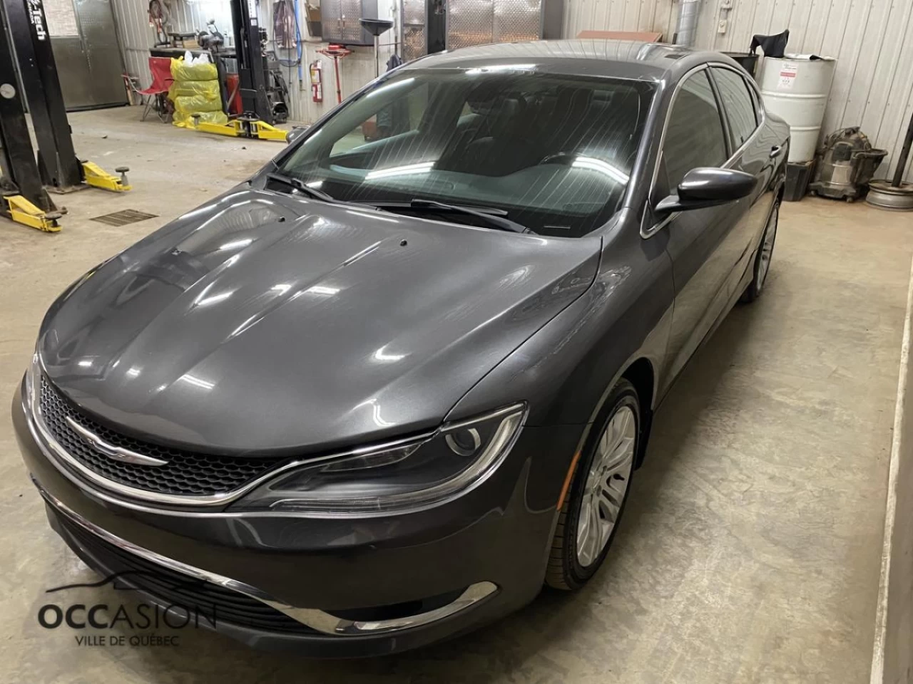 2015 Chrysler 200 4dr Sdn Limited FWD Image principale