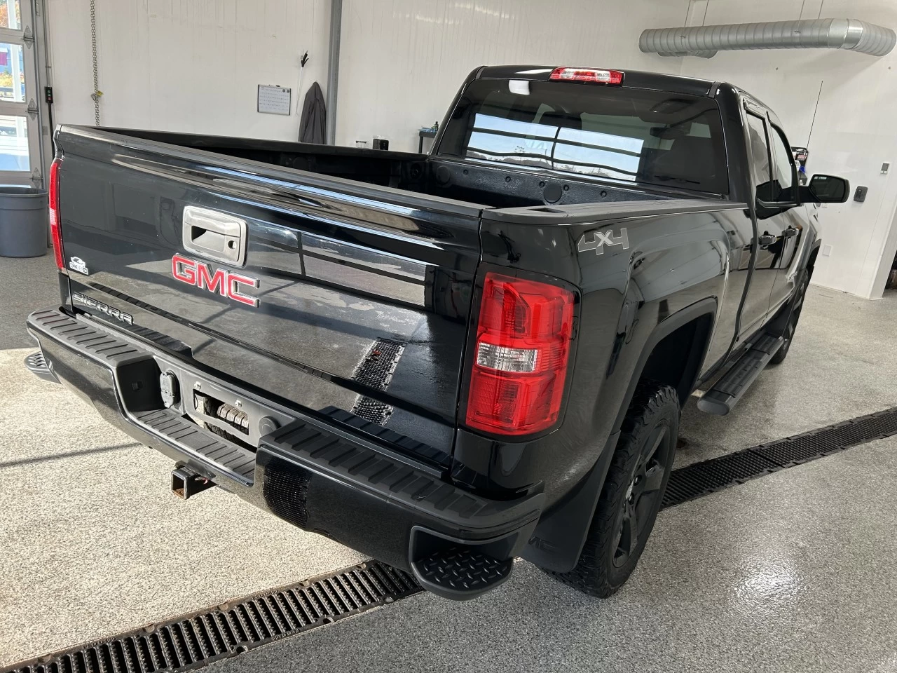 2015 GMC Sierra 1500 4WD Double Cab 143.5" Main Image