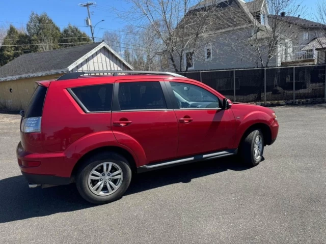 Mitsubishi Outlander LS 2012