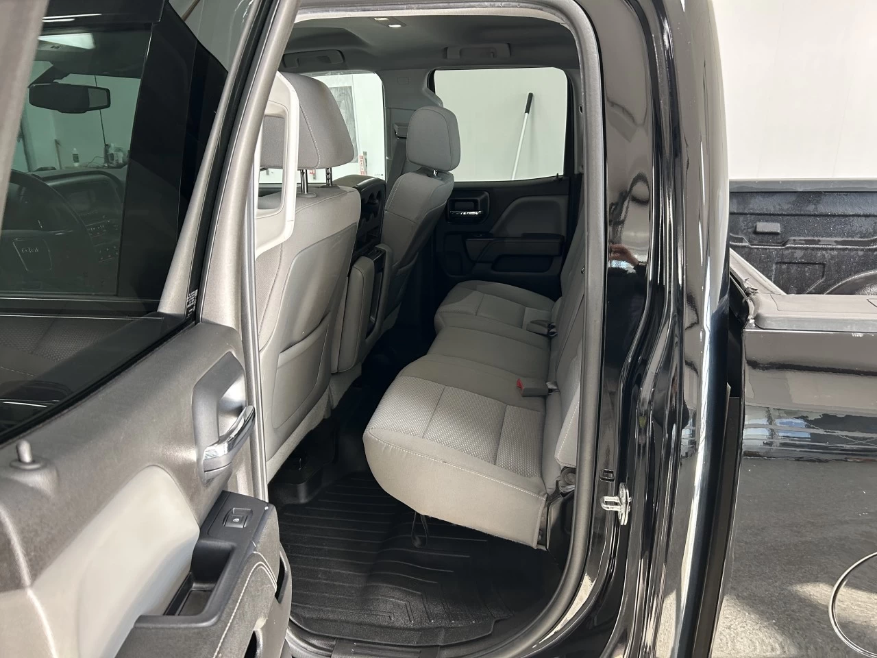 2015 GMC Sierra 1500 4WD Double Cab 143.5" Main Image