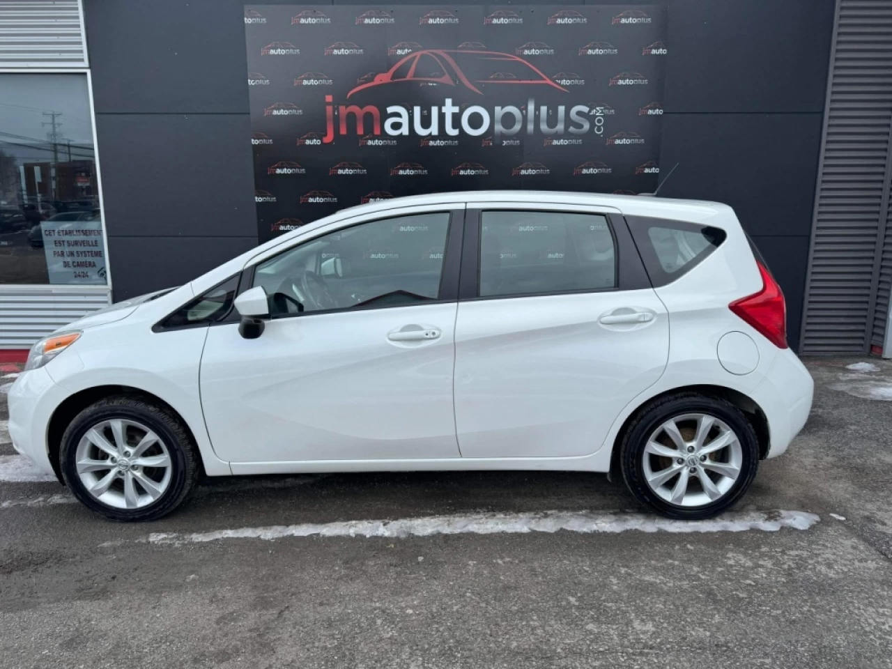 2015 Nissan Versa Note SL Image principale