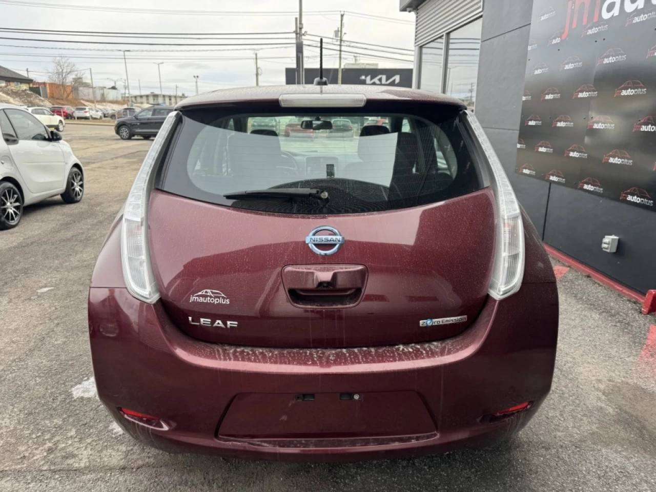 2016 Nissan LEAF SV Main Image