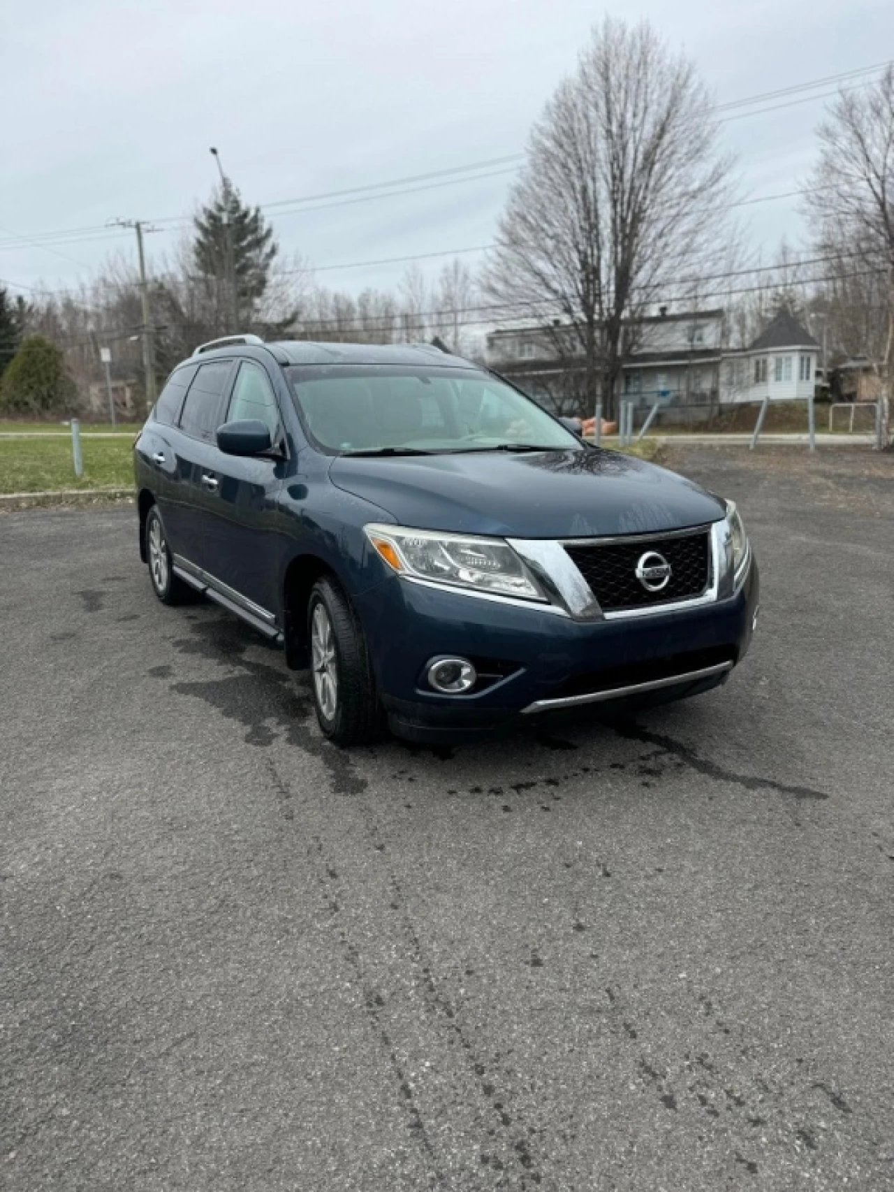 2014 Nissan Pathfinder SL Main Image