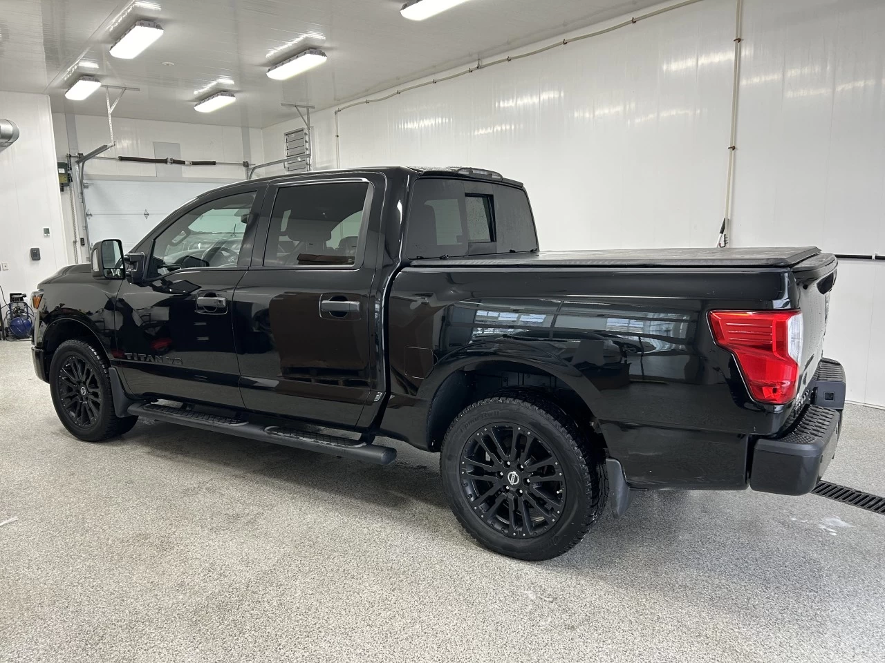 2018 Nissan Titan SV Midnight Edition Main Image