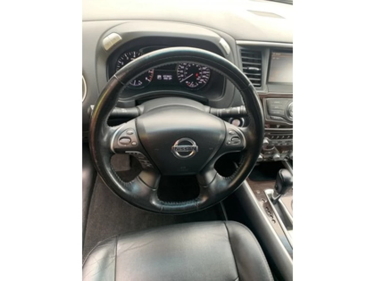 2014 Nissan Pathfinder 7 PASSAGERS Image principale