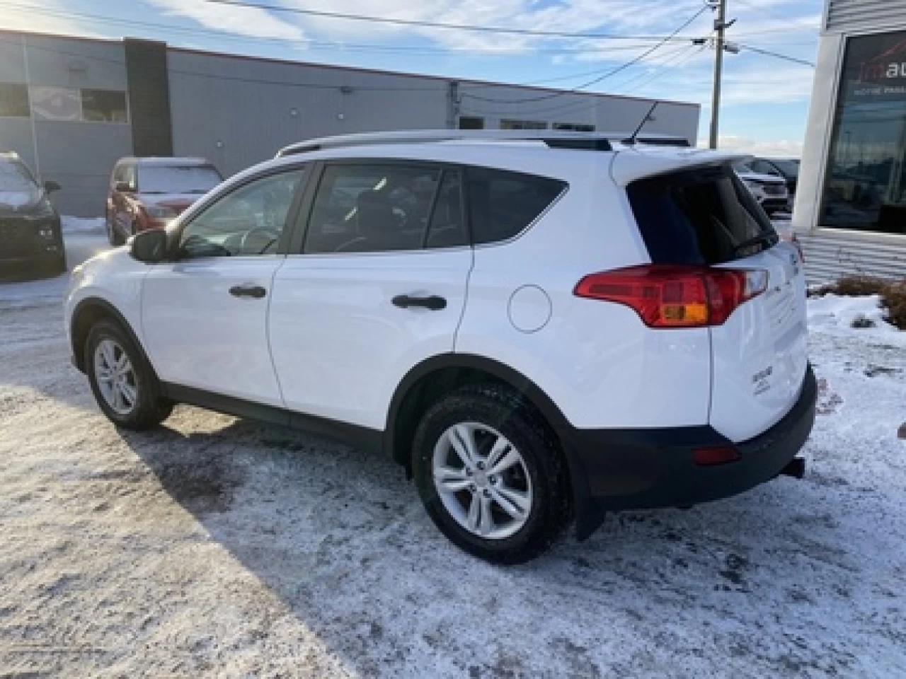 2013 Toyota RAV4 XLE/LE Image principale