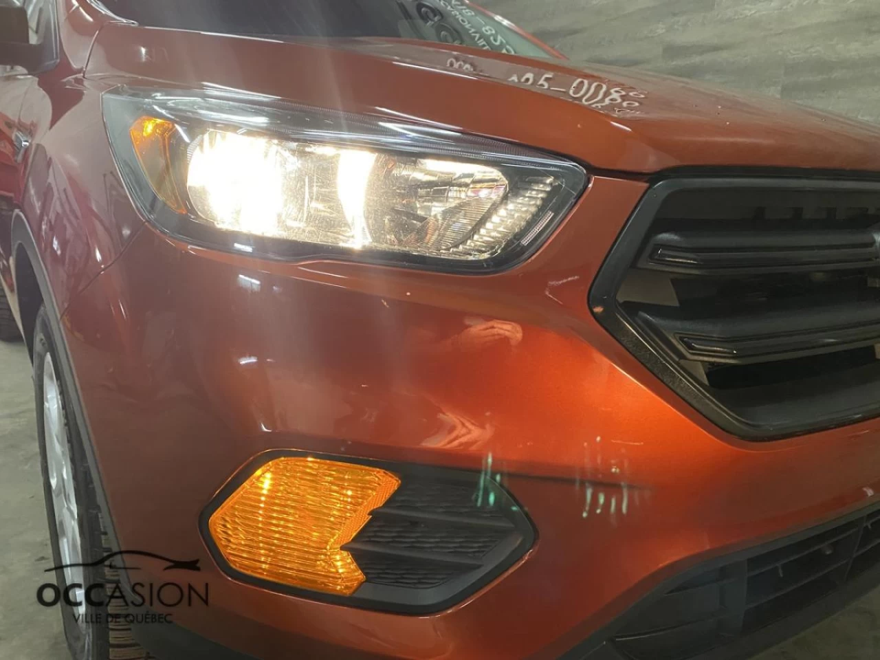 2019 Ford Escape S FWD Image principale