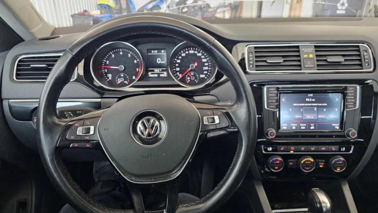 2017 Volkswagen Jetta Édition Wolfsburg Main Image