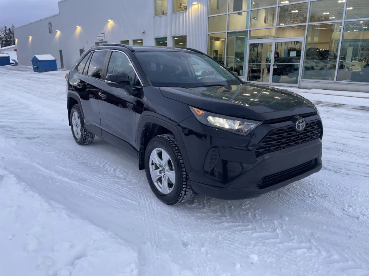 2019 Toyota RAV4 AWD LE Main Image