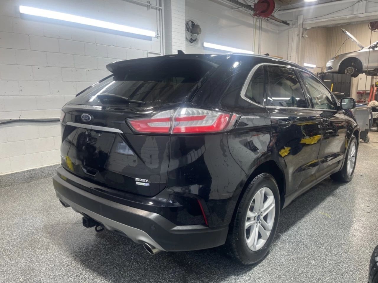 2020 Ford Edge SEL Main Image