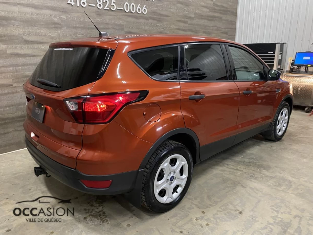 2019 Ford Escape S FWD Image principale