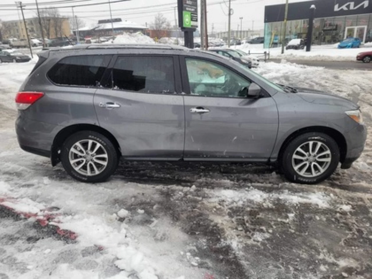 2015 Nissan Pathfinder SV AWD Image principale