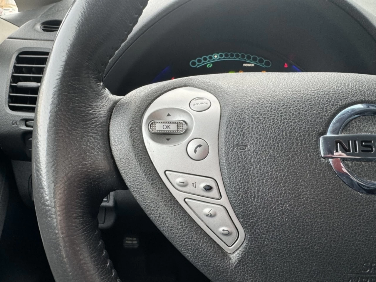 2016 Nissan LEAF SV Main Image