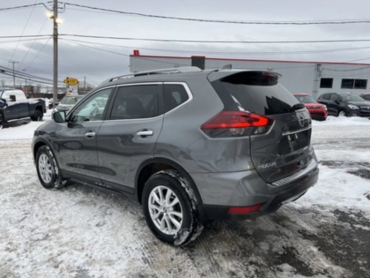 2018 Nissan Rogue SV AWD Image principale