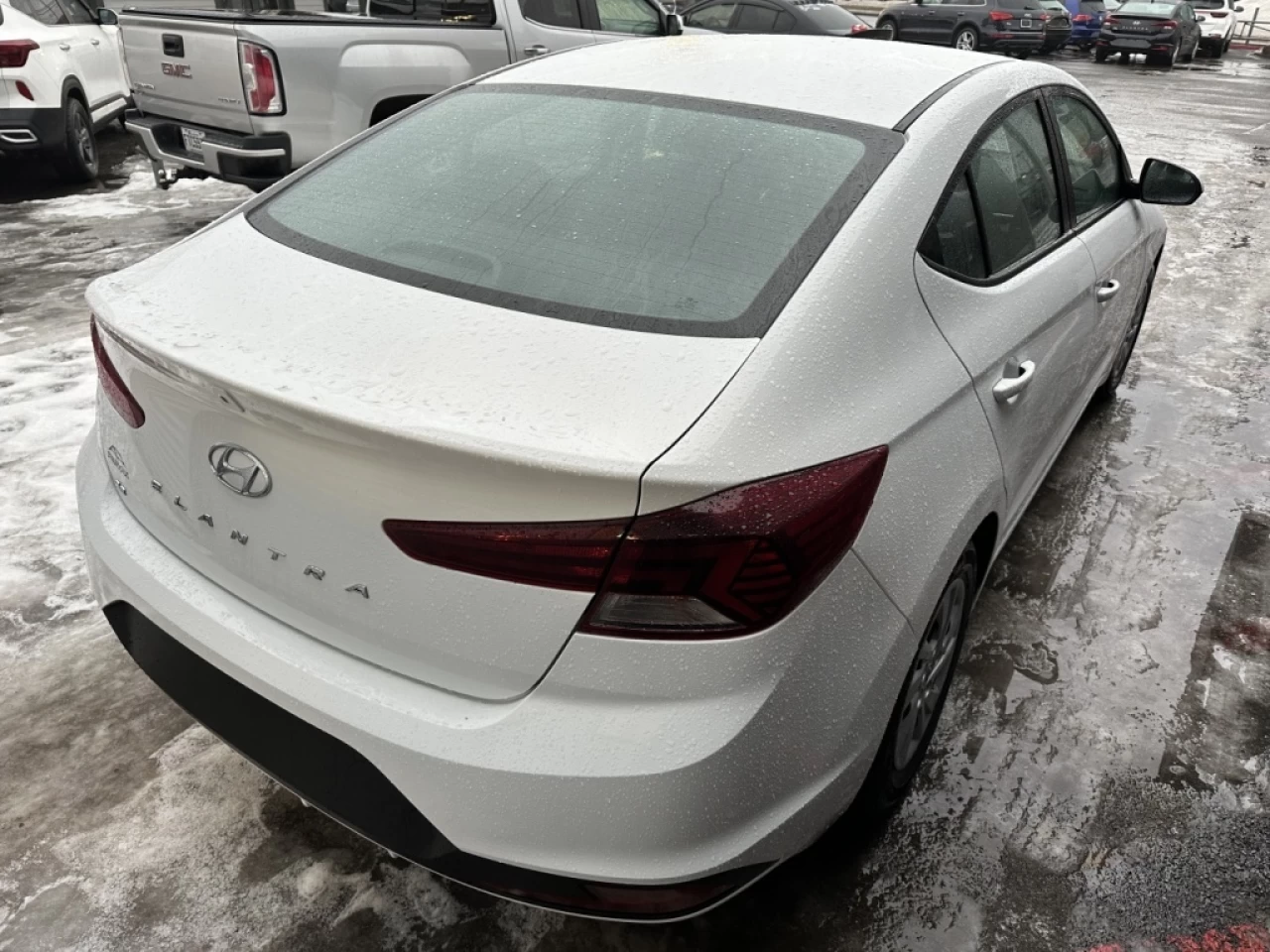 2020 Hyundai Elantra Essential Image principale