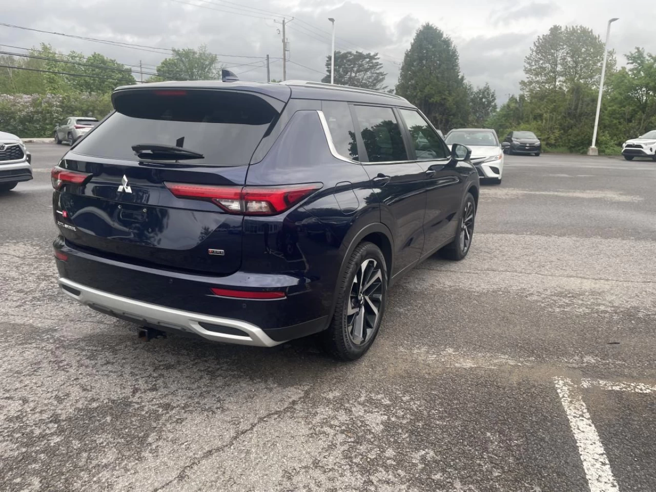 2022 Mitsubishi Outlander Le Premium Image principale