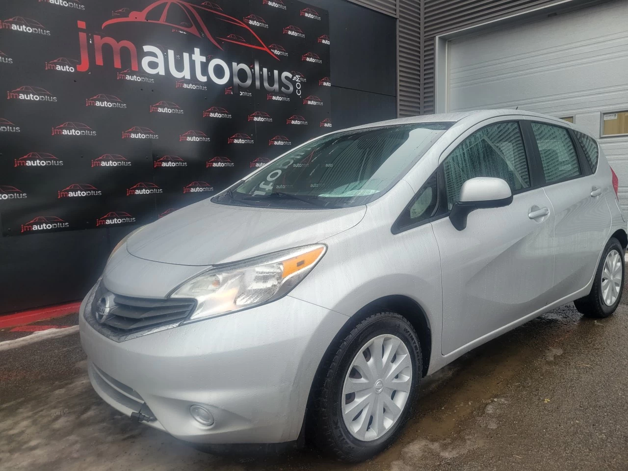 2014 Nissan Versa Note SV Image principale