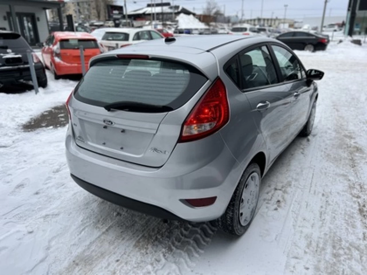 2013 Ford Fiesta SE Main Image