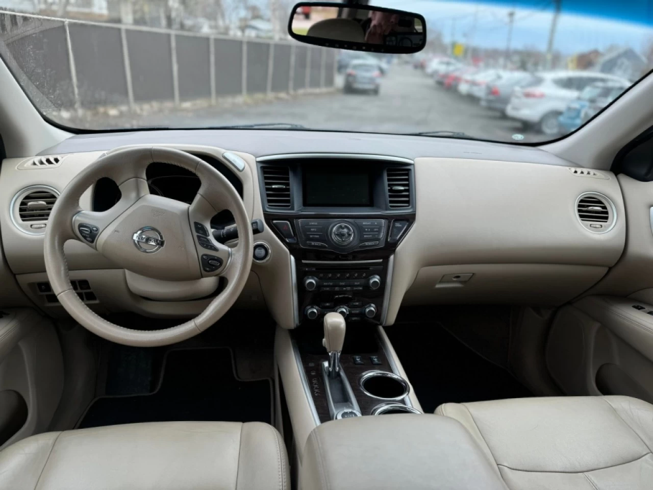 2014 Nissan Pathfinder SL Main Image