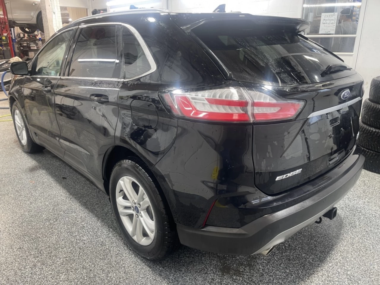 2020 Ford Edge SEL Main Image