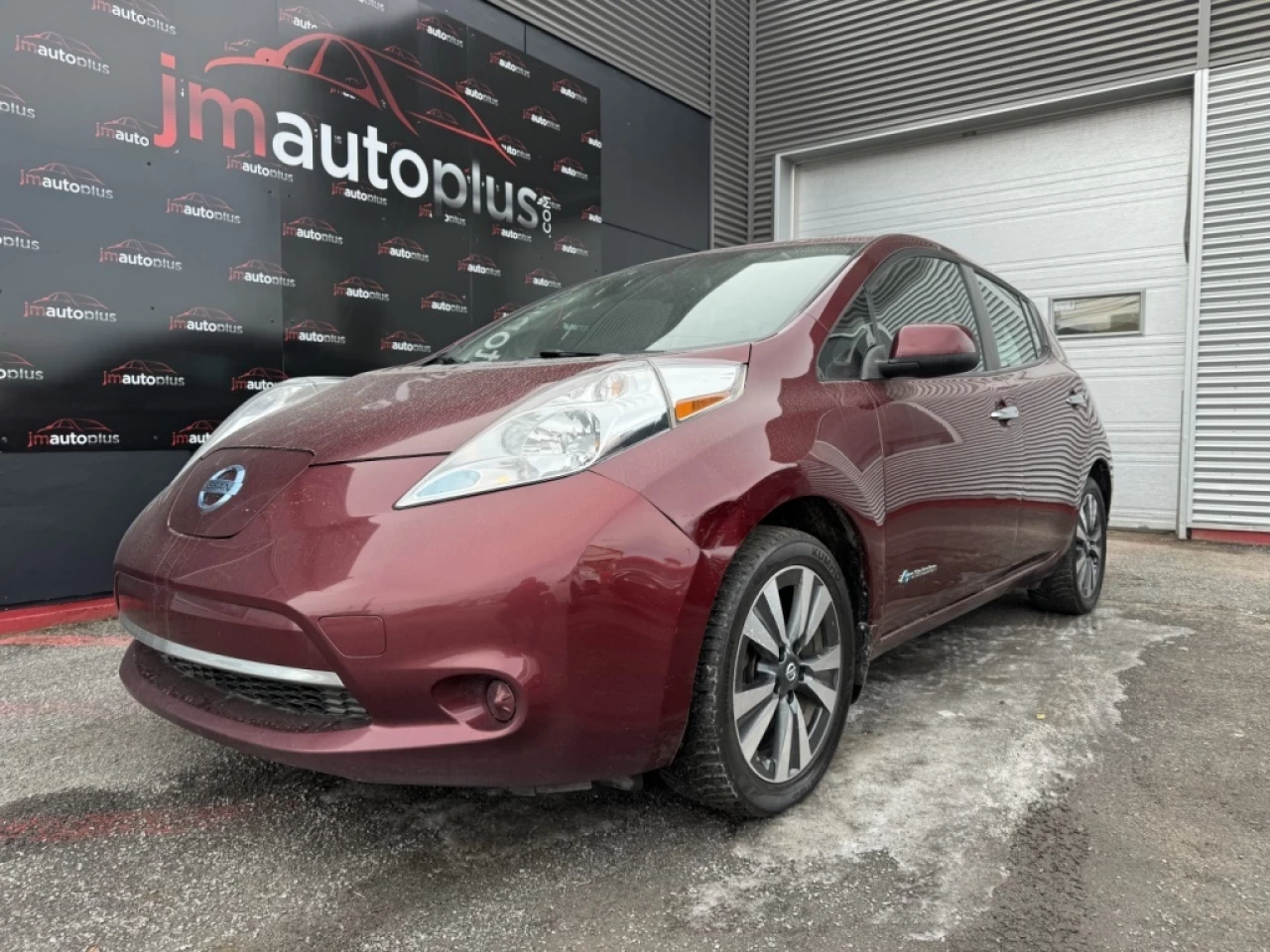 2016 Nissan LEAF SV Main Image