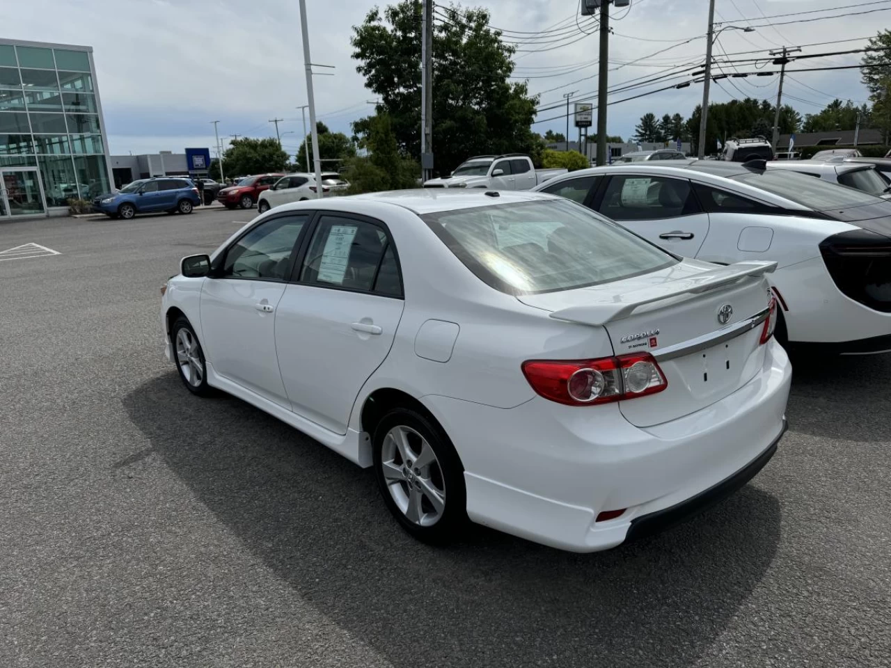 2013 Toyota Corolla 4dr Sdn Man CE Image principale