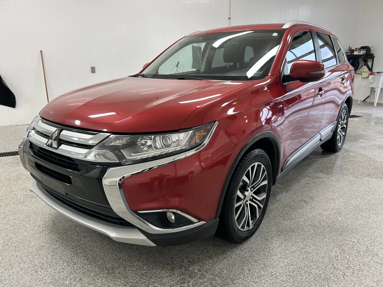 2018 Mitsubishi Outlander SE Main Image