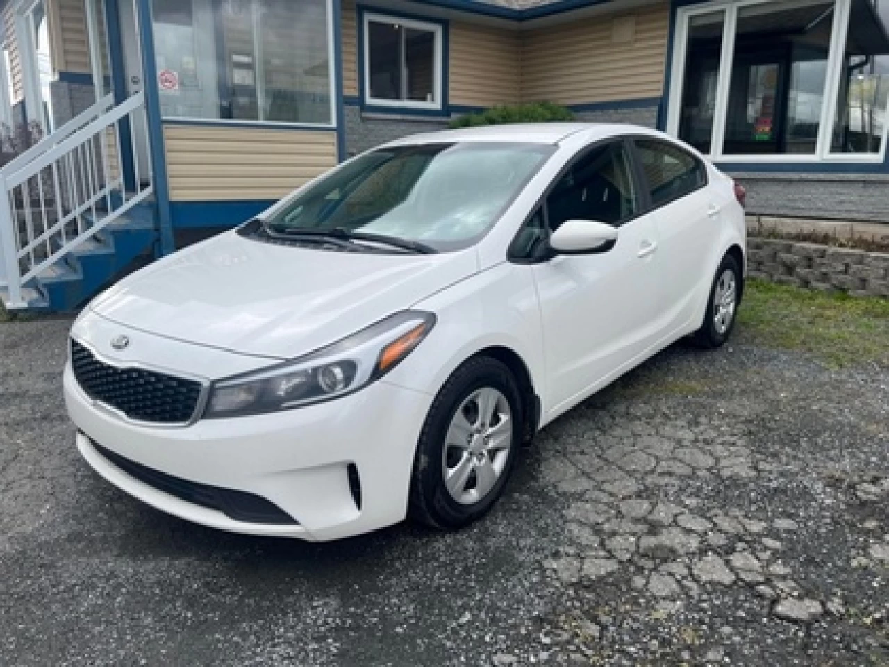 2017 Kia Forte LX/LX+/EX/EX Luxe/EX+ Main Image