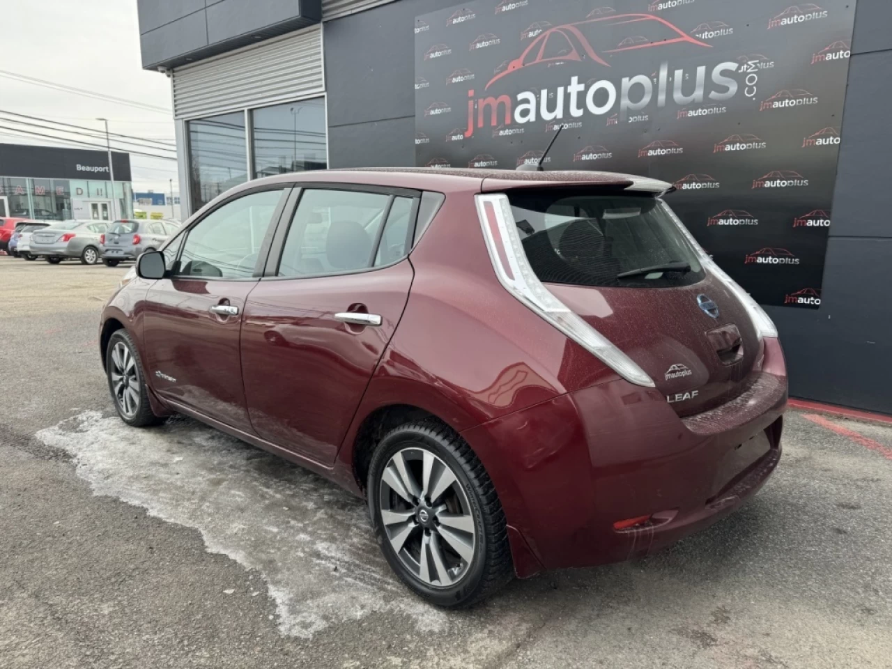 2016 Nissan LEAF SV Main Image