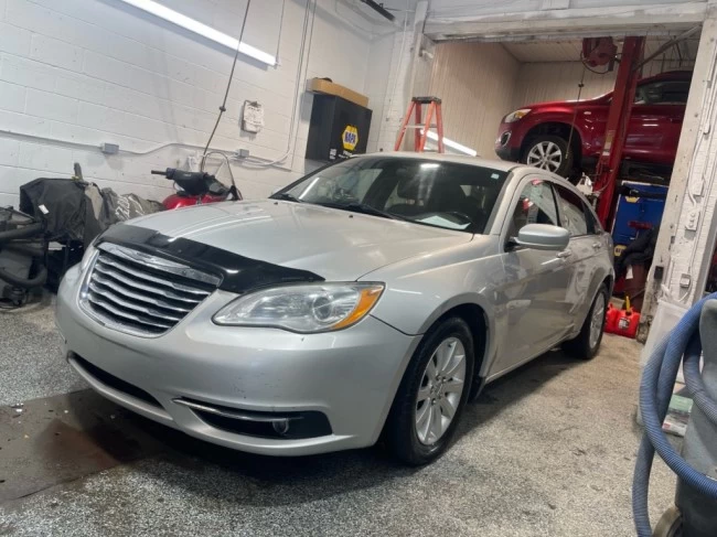 Chrysler 200 - 2011