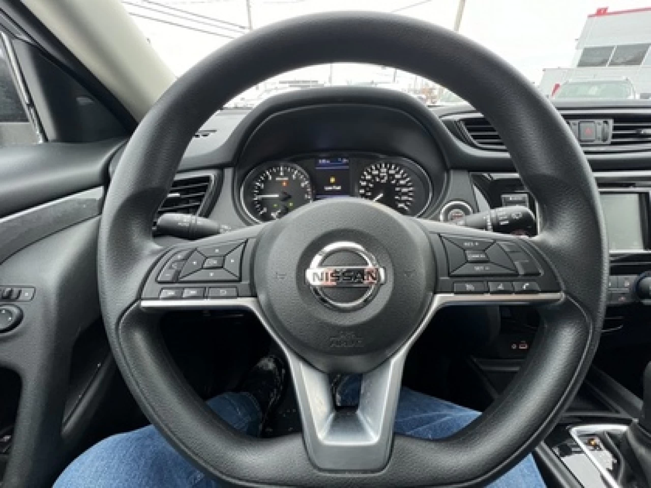 2018 Nissan Rogue SV AWD Image principale