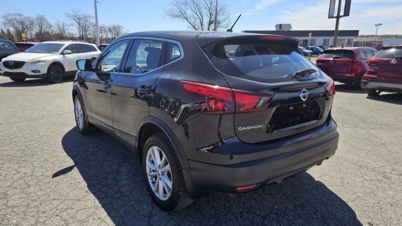 2018 Nissan Qashqai S Main Image