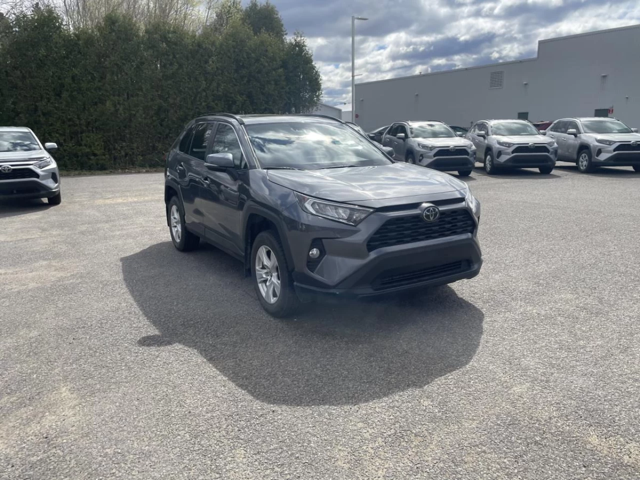 2021 Toyota RAV4 XLE AWD Main Image