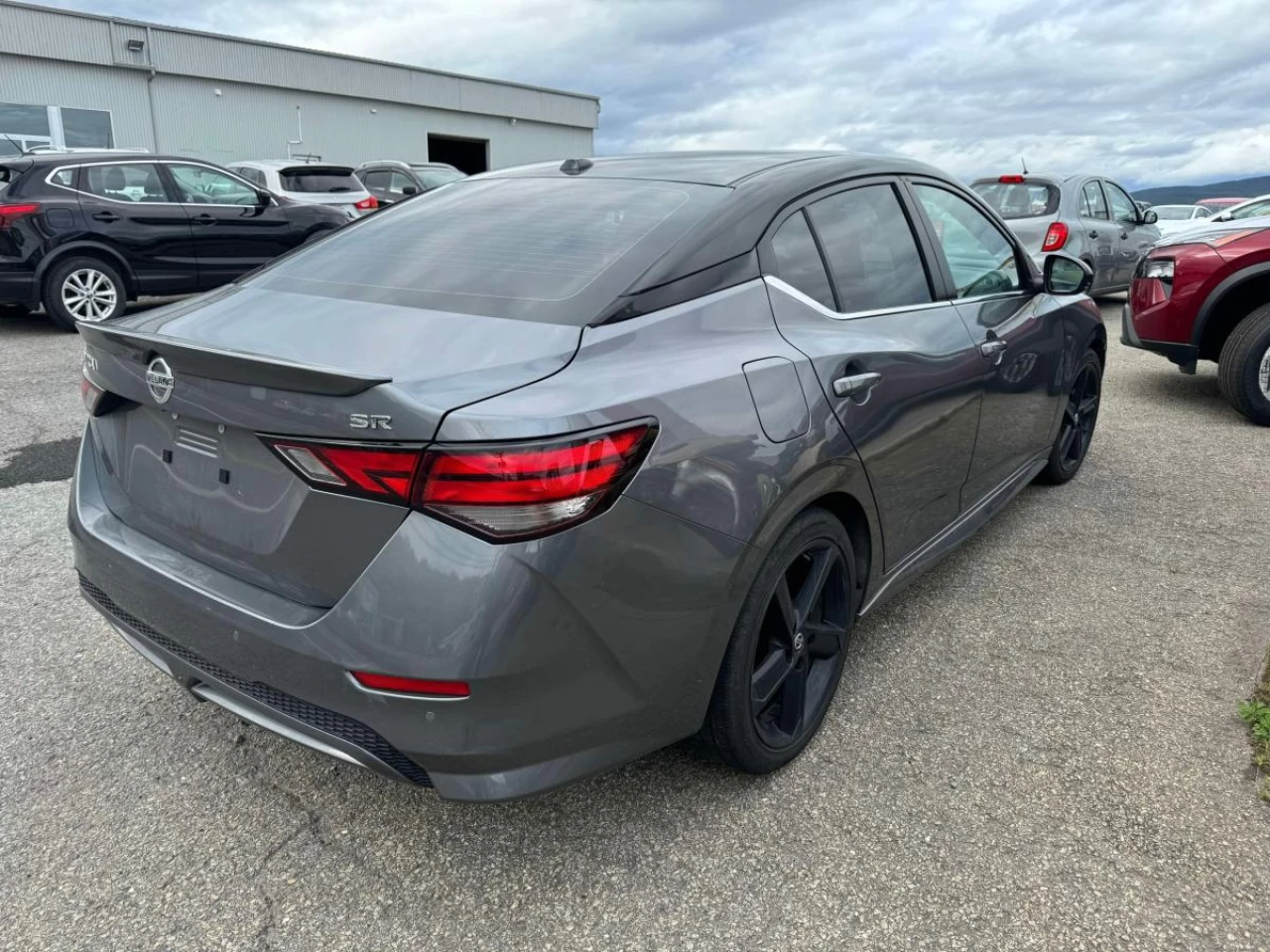 2022 Nissan Sentra SR Midnight Edition CVT Image principale