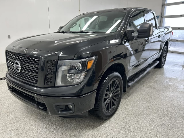 Nissan Titan SV Midnight Edition 2018