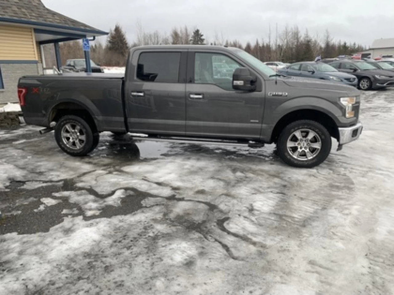 2016 Ford F-150 300-a Image principale