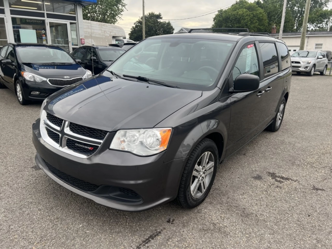 2019 Dodge Grand Caravan SXT Main Image