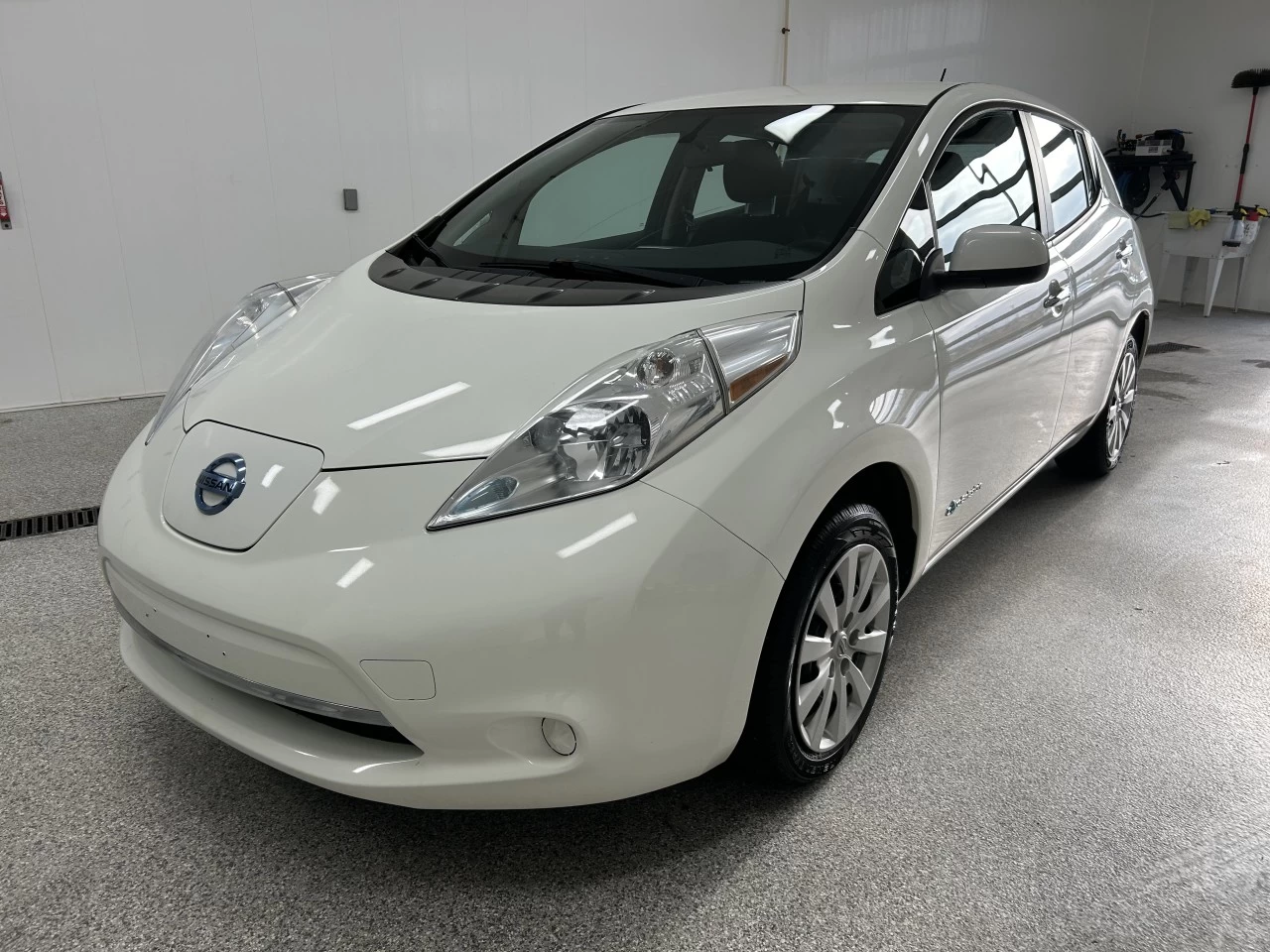 2017 Nissan LEAF S Image principale