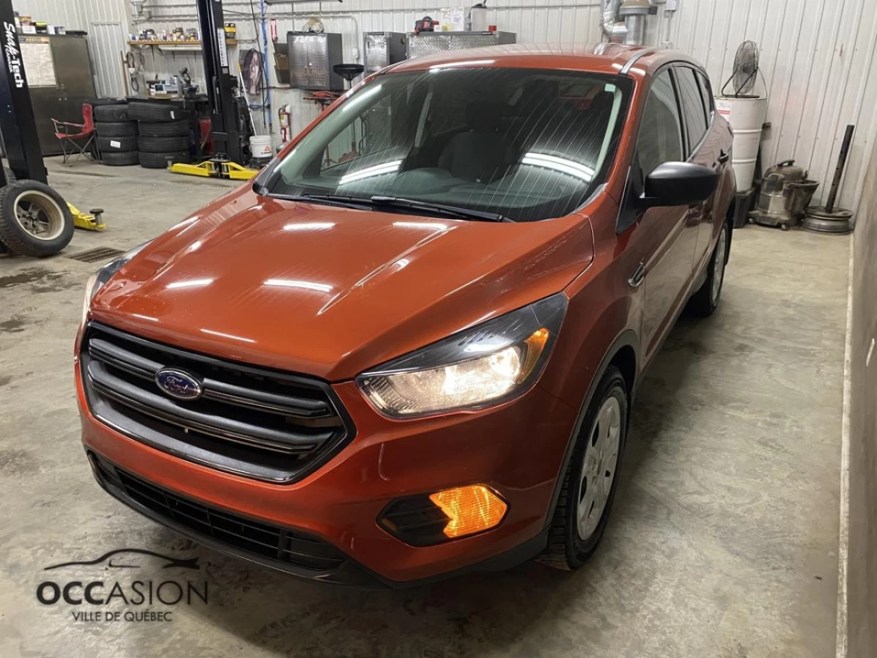 2019 Ford Escape S FWD Image principale