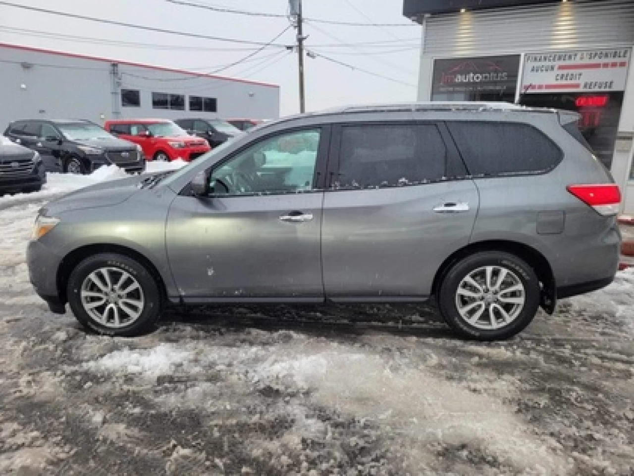 2015 Nissan Pathfinder SV AWD Image principale