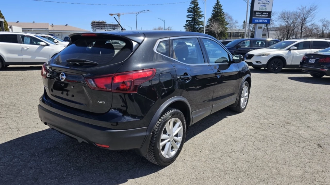 2018 Nissan Qashqai S Main Image