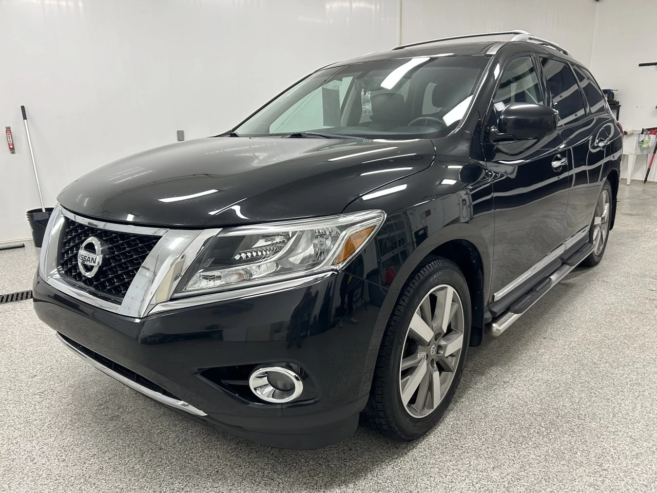 2015 Nissan Pathfinder Platinum Image principale