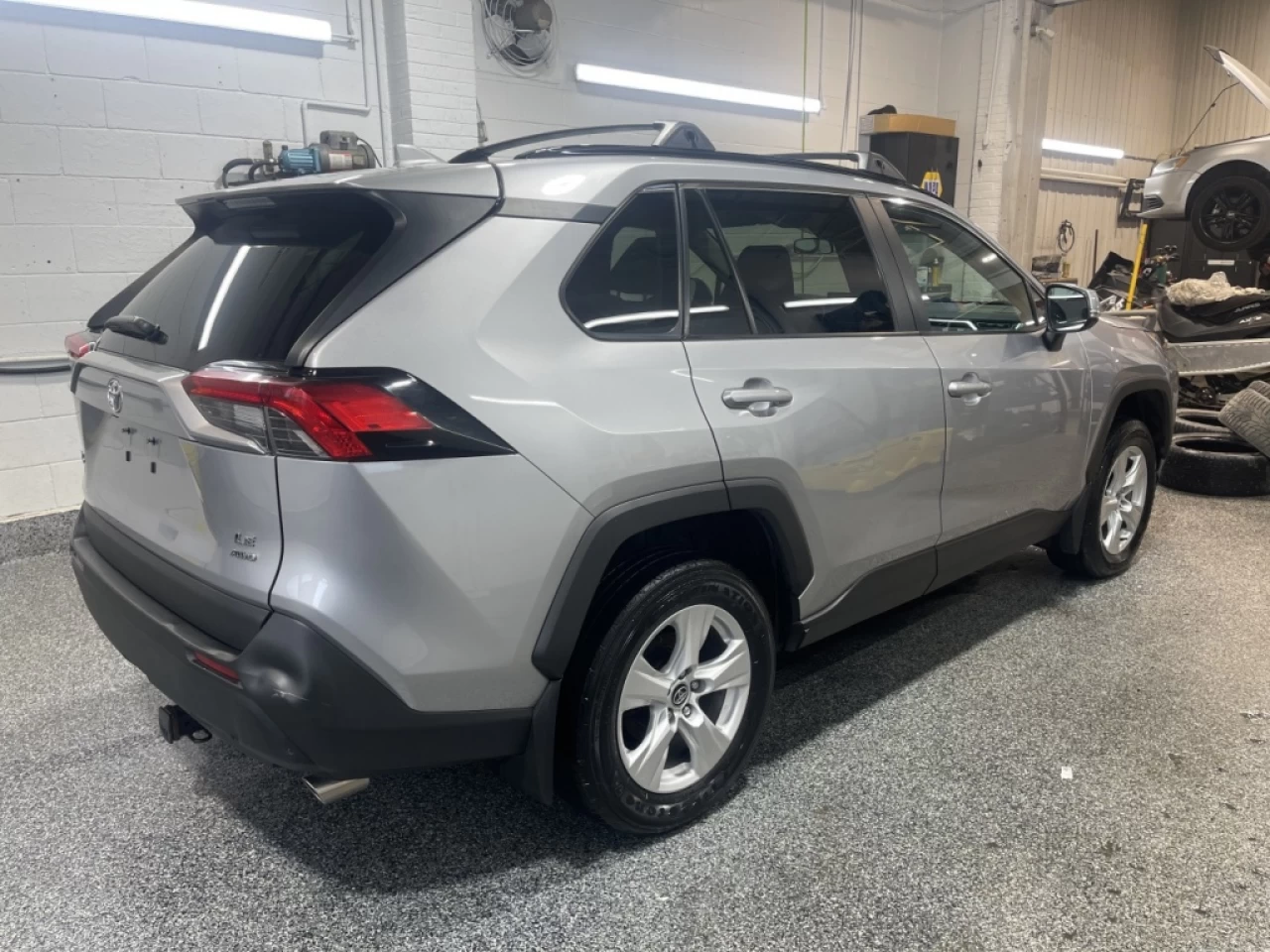 2019 Toyota RAV4 LE Main Image