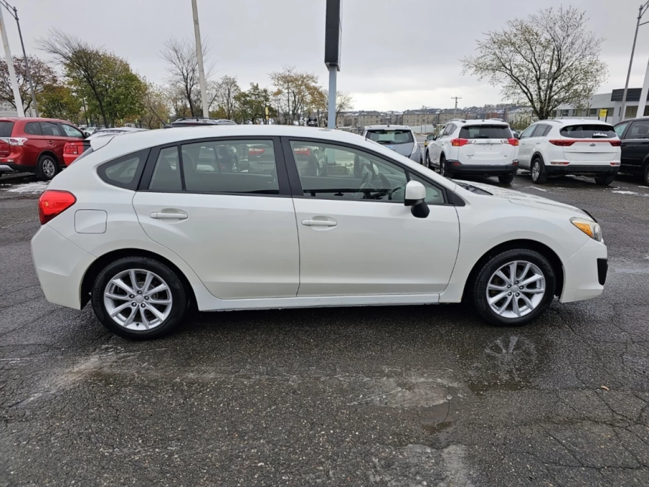 2013 Subaru Impreza 2,0i avec groupe tourisme Image principale