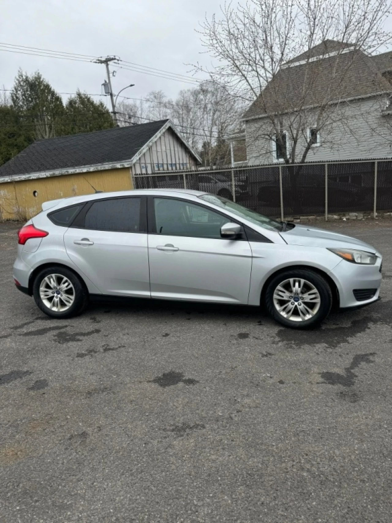 2016 Ford Focus SE Image principale