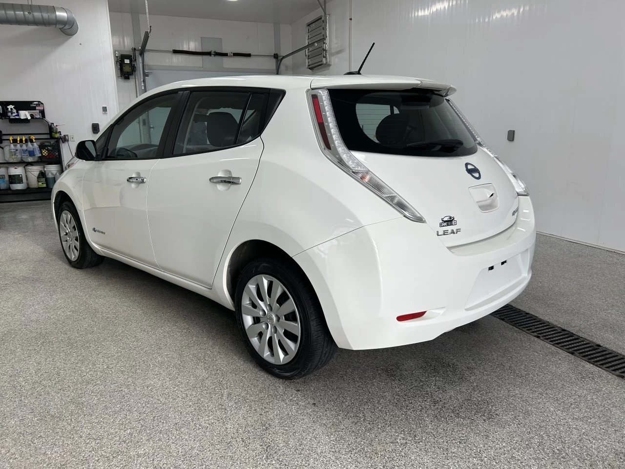 2017 Nissan LEAF S Image principale