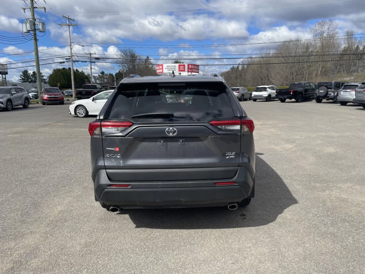 2021 Toyota RAV4 XLE AWD Main Image