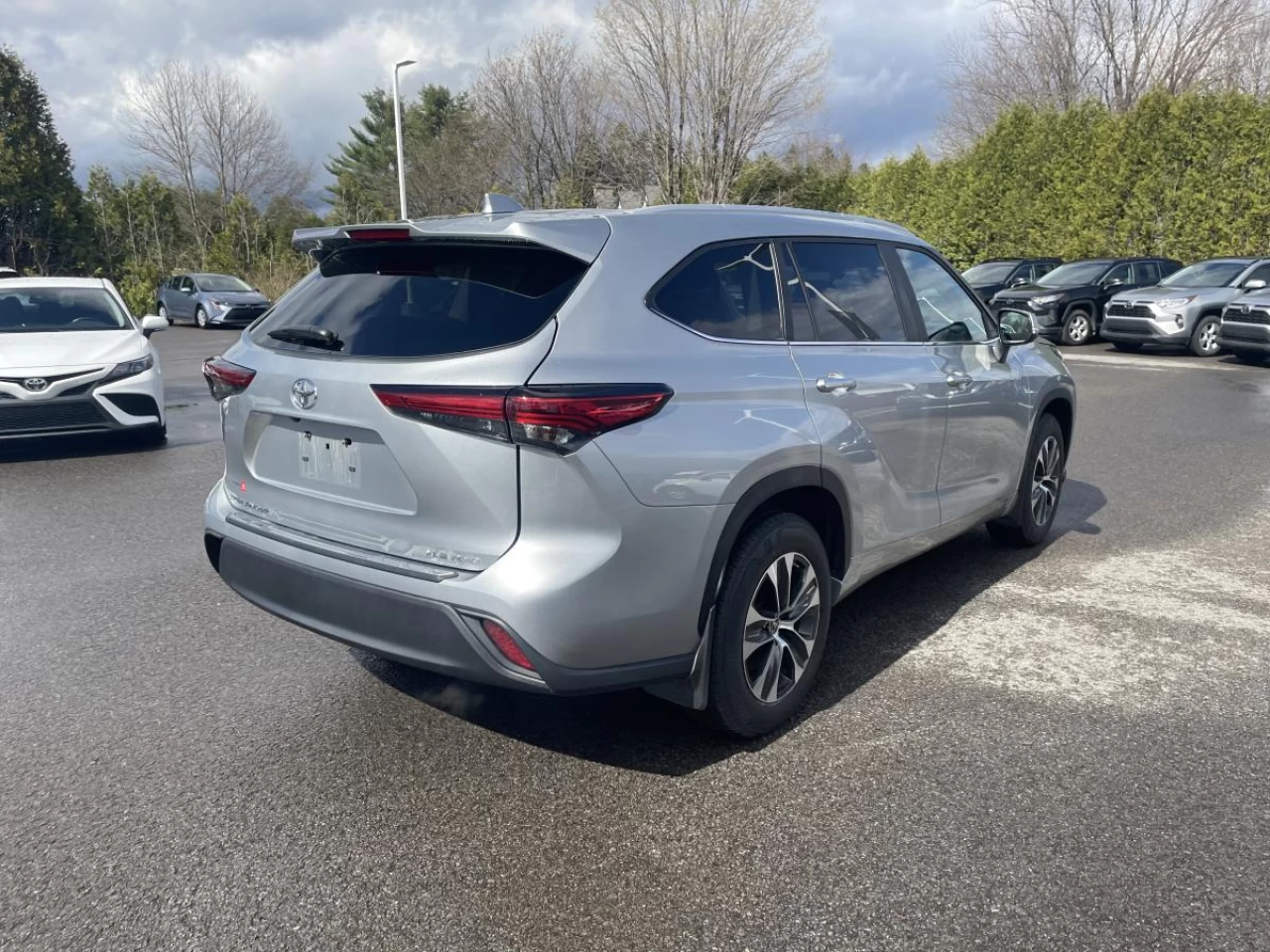 2023 Toyota Highlander XLE Image principale